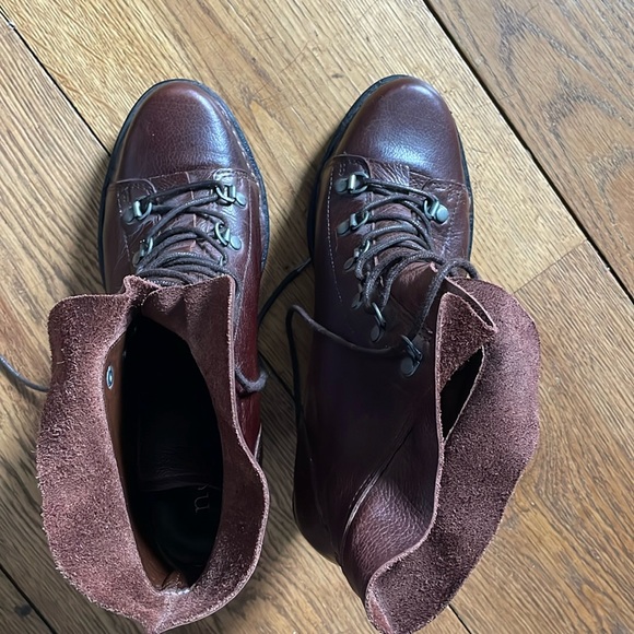 Neosens Size 9 or 9.5 (40 European) ankle boot with chunky 3” heel - Picture 4 of 11